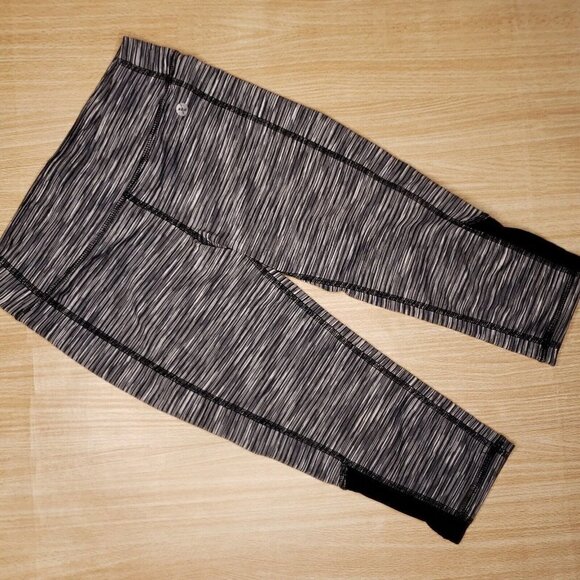 Xersion Girls Quick Dry Black Pink Striped Athletic Capri Leggings 7-8 - Picture 3 of 6